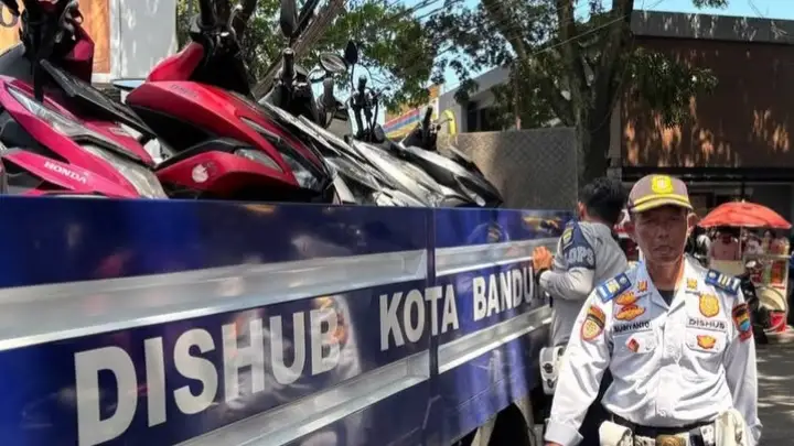 Pemkot Bandung Perketat Penertiban Parkir Liar Jelang Akhir Tahun