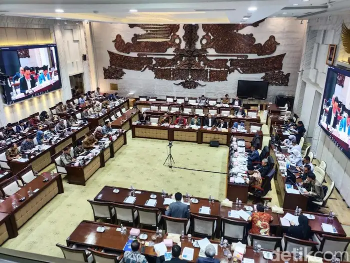 Rupiah Hancur, Sentilan Komisi XI DPR Desak Gubernur BI Mundur