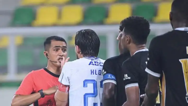 Drama Wasit VAR di Laga Dewa United vs Persib, Ini 3 Kontroversinya