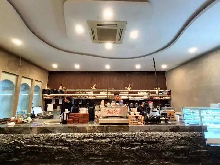 Rekomendasi 5 Cafe Hits Surabaya dengan Konsep Unik & Instagramable